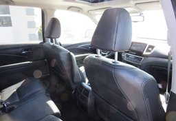 2017 Honda Pilot - Thumbnail 26