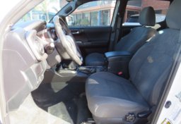 2016 Toyota Tacoma - Thumbnail 21