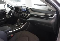 2021 Toyota Highlander - Thumbnail 25