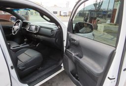 2023 Toyota Tacoma 4WD - Thumbnail 21