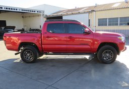 2019 Toyota Tacoma - Thumbnail 6