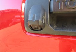 2019 Toyota Tacoma - Thumbnail 14