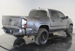 2018 Toyota Tacoma - Thumbnail 10