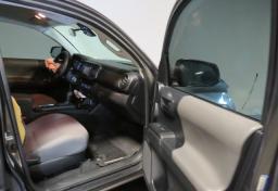 2018 Toyota Tacoma - Thumbnail 19