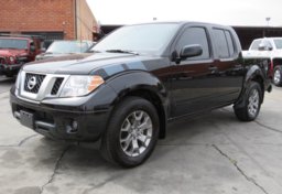 2020 Nissan Frontier - Thumbnail 3