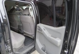 2020 Nissan Frontier - Thumbnail 23