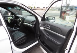 2017 Ford Explorer - Thumbnail 22