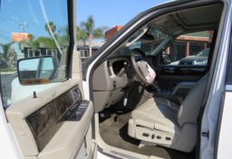 2015 Lincoln Navigator - Thumbnail 21