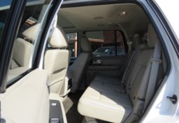 2015 Lincoln Navigator - Thumbnail 31