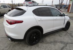 2019 Alfa Romeo Stelvio - Thumbnail 6