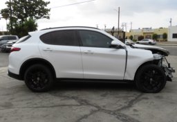 2019 Alfa Romeo Stelvio - Thumbnail 5