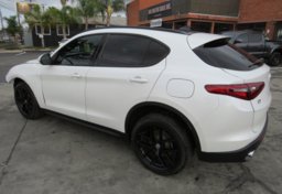 2019 Alfa Romeo Stelvio - Thumbnail 8