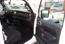 2018 Jeep Wrangler Unlimited - Thumbnail 17