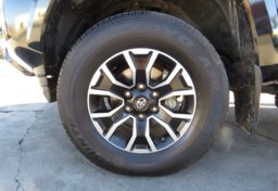 2021 Toyota Tacoma - Thumbnail 17