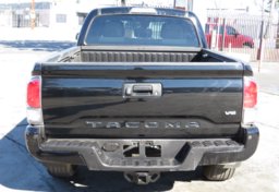 2021 Toyota Tacoma - Thumbnail 10