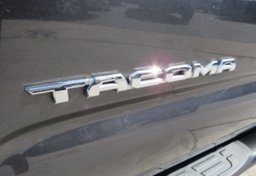2020 Toyota Tacoma 4WD - Thumbnail 19