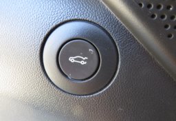 2018 Chevrolet Camaro - Thumbnail 34