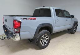 2019 Toyota Tacoma - Thumbnail 8
