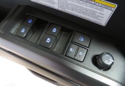 2019 Toyota Tacoma - Thumbnail 32