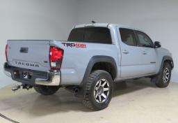 2019 Toyota Tacoma - Thumbnail 10