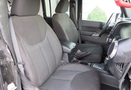 2016 Jeep Wrangler Unlimited - Thumbnail 24