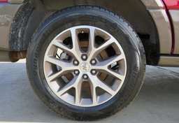 2017 Ford Expedition - Thumbnail 16