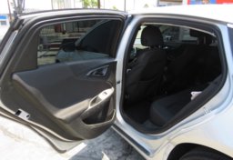 2020 Chevrolet Malibu - Thumbnail 21