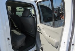 2021 Nissan Frontier - Thumbnail 28