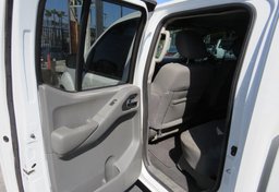 2021 Nissan Frontier - Thumbnail 27