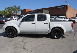 2021 Nissan Frontier - Thumbnail 5