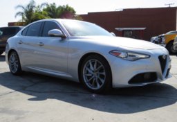 2017 Alfa Romeo Giulia - Thumbnail 4