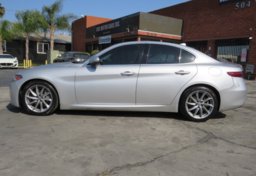 2017 Alfa Romeo Giulia - Thumbnail 6