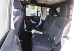 2015 Jeep Wrangler Unlimited - Thumbnail 28