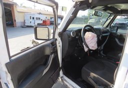 2015 Jeep Wrangler Unlimited - Thumbnail 18