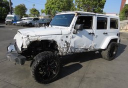 2015 Jeep Wrangler Unlimited - Thumbnail 2