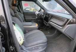 2022 Rivian R1T - Thumbnail 27