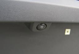 2022 Rivian R1T - Thumbnail 18