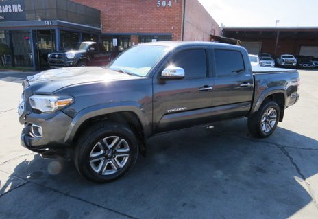 Picture of 2018 Toyota Tacoma