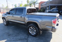 2018 Toyota Tacoma - Thumbnail 5