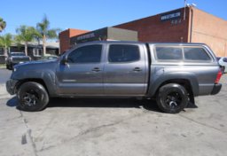 2013 Toyota Tacoma - Thumbnail 3