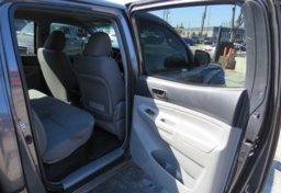 2013 Toyota Tacoma - Thumbnail 28