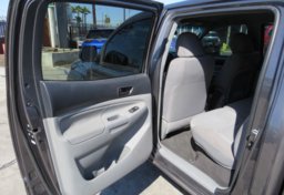 2013 Toyota Tacoma - Thumbnail 26