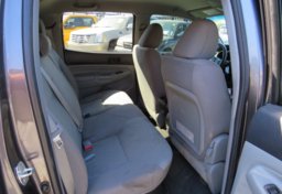 2013 Toyota Tacoma - Thumbnail 25