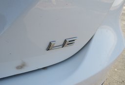 2018 Toyota Camry - Thumbnail 16