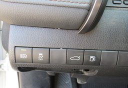 2018 Toyota Camry - Thumbnail 34