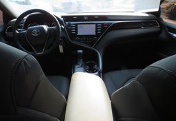 2018 Toyota Camry - Thumbnail 18