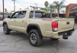 2017 Toyota Tacoma - Thumbnail 9