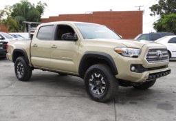 2017 Toyota Tacoma - Thumbnail 1