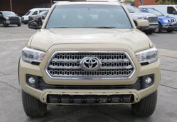 2017 Toyota Tacoma - Thumbnail 12