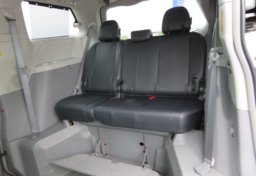 2014 Toyota Sienna - Thumbnail 29